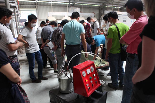 啟動設備，開始進行真空導入